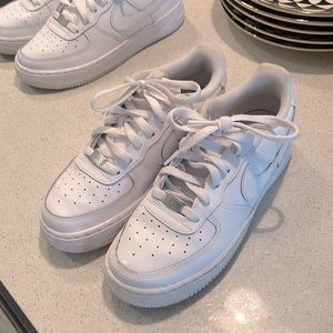 Used Air Force ones size 5.5 ❤️
